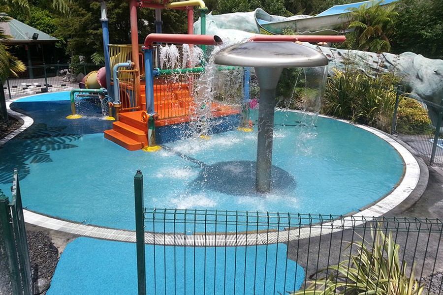 Taupo-Debretts_Pour-N-Play_9x6